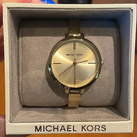 💛MICHAEL KORS WATCH💛 NWT AND BOX! - Picture 1 of 5